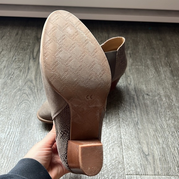 Vionic Anne Bootie - Picture 7 of 13